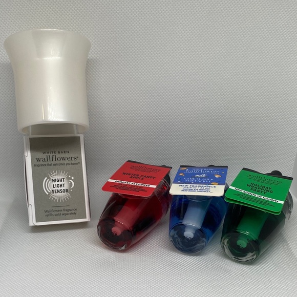 White Barn Other - Wallflowers Night Light Sensor w/3 Fragrance Refills (NWT!)
